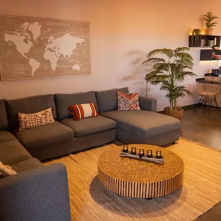 Roberto By Don Robertos Paraiso