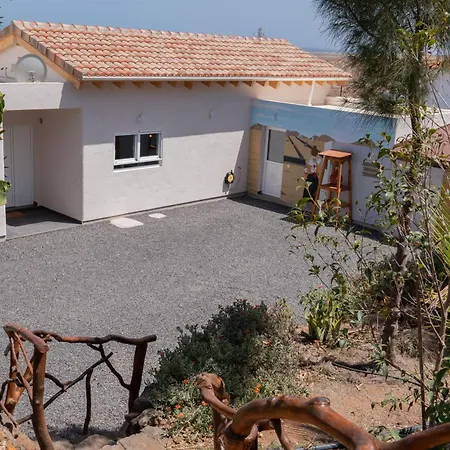 Roberto By Don Robertos Paraiso *