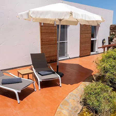 Roberto By Don Robertos Paraiso